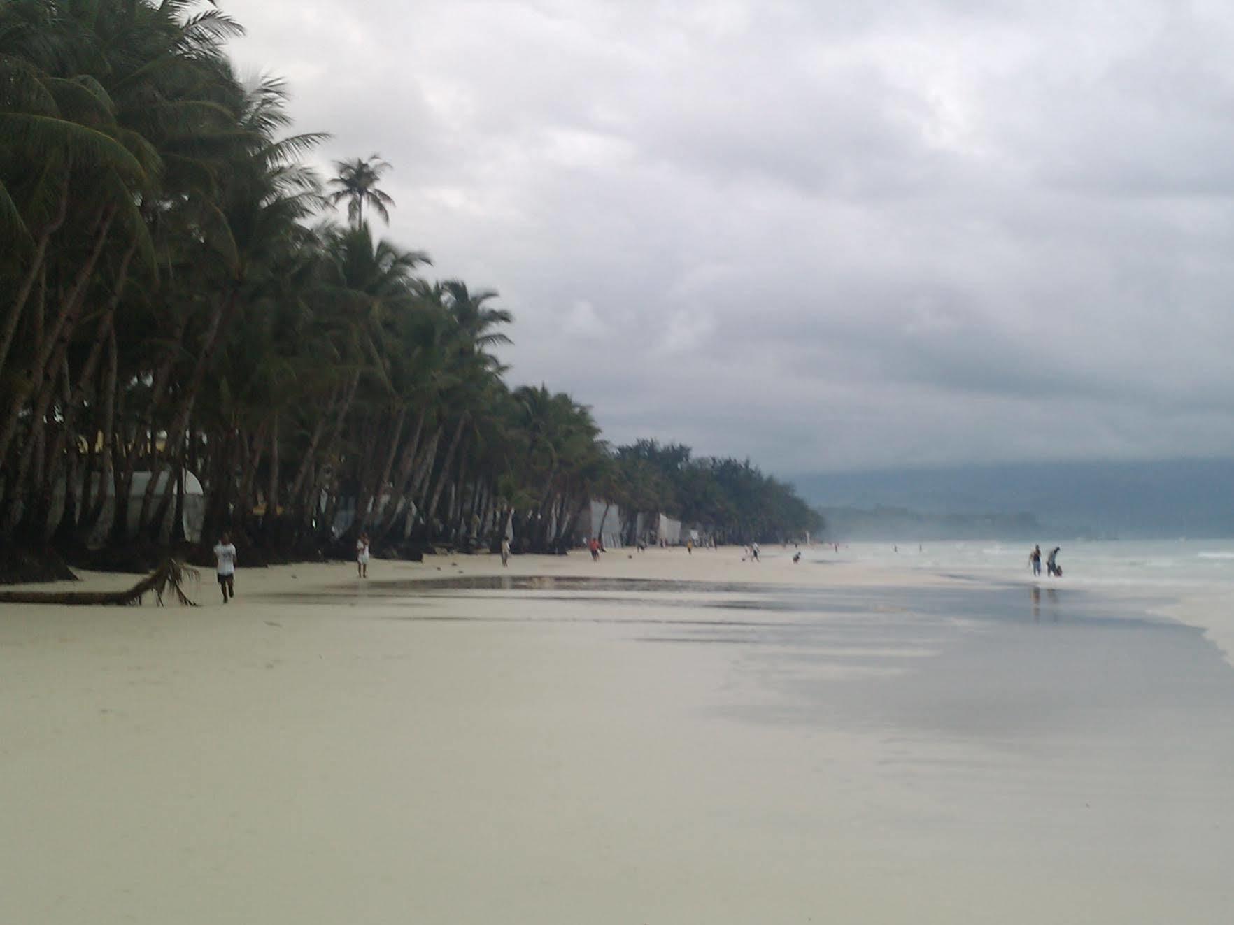 Amigos Beach Resort Balabag  Eksteriør bilde