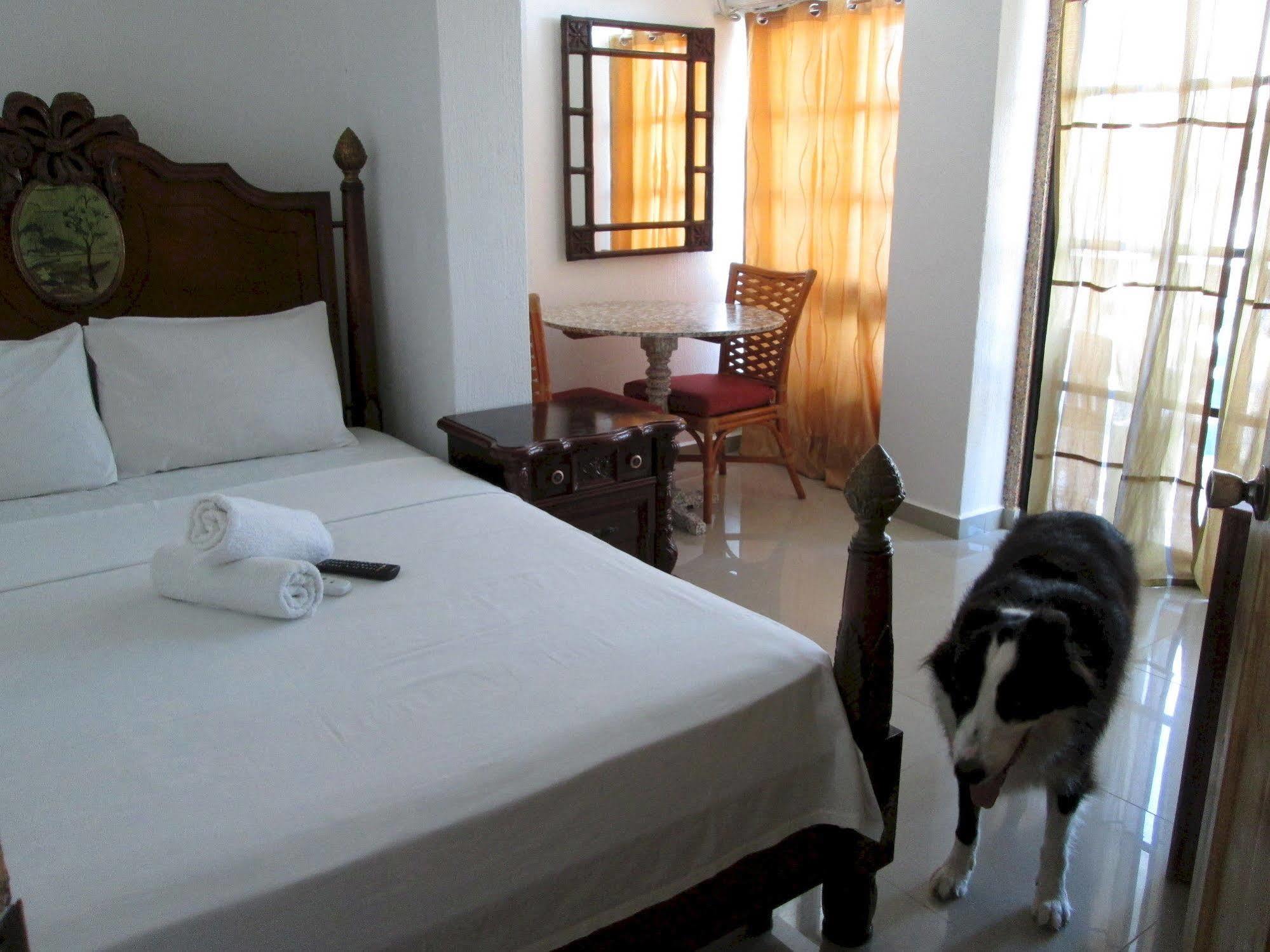 Amigos Beach Resort Balabag  Eksteriør bilde
